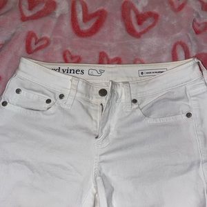 Vineyard Vines White Classic Jeans in Size: 0 🤍